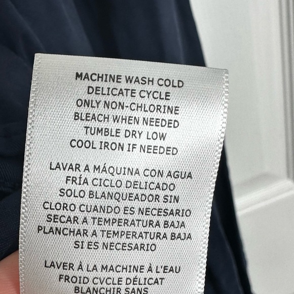 Kut from the Kloth Alina Pleated Bomber Jacket with pockets Large NWT - Picture 9 of 11